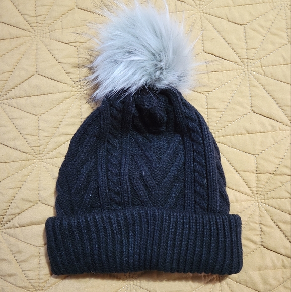 Fabletics Beanie - Picture 2 of 3